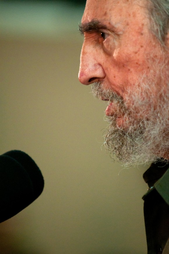 Fidel recibe a la Brigada Moto Méndez. Foto: Roberto Chile