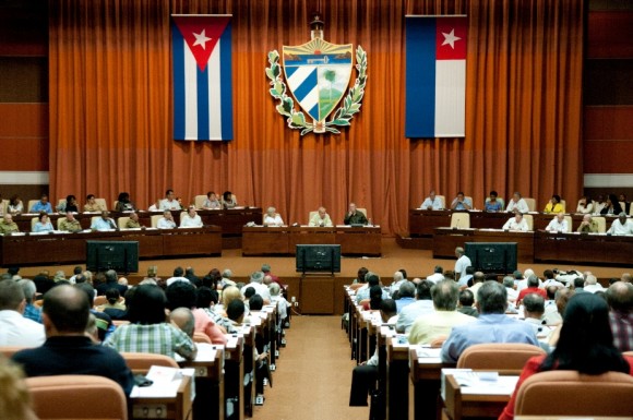 Fidel en la Asamblea. Foto: Roberto Chile