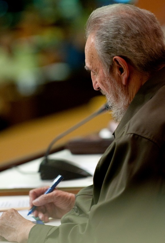 Fidel en la Asamblea. Foto: Roberto Chile