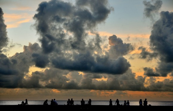 Atardecer desde la Brigada Martha Machado. Foto: Roberto Chile