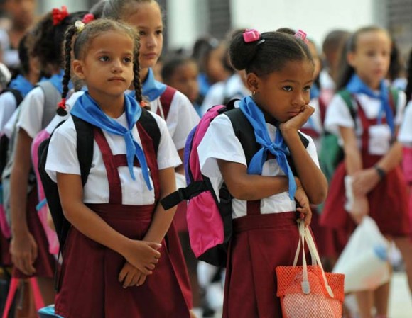 Comienza el curso escolar en Cuba. Foto: AFP