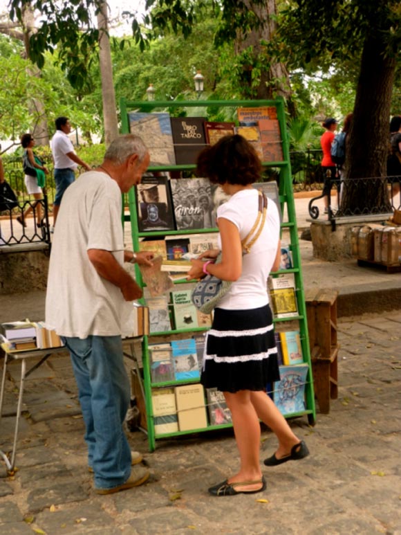 Librerías ambulantes en la Habana Vieja