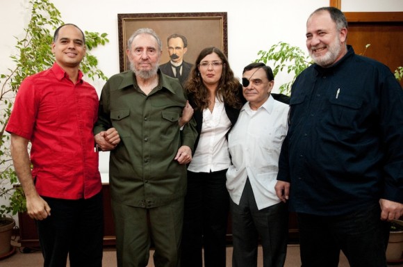 Fidel con periodistas venezolanos. Foto: Roberto Chile