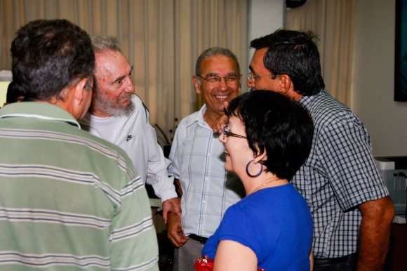 Visita del Comandante en Jefe Fidel Castro al CENIC. Foto: Alex Castro