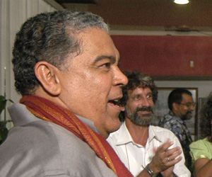 Danny Rivera es recibido por músicos cubanos 